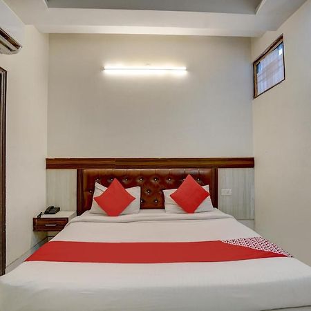 Oyo 78981 The Diamond Nest Noida Exterior photo