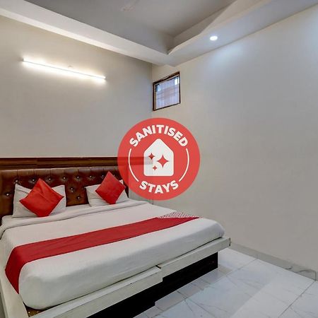 Oyo 78981 The Diamond Nest Noida Exterior photo