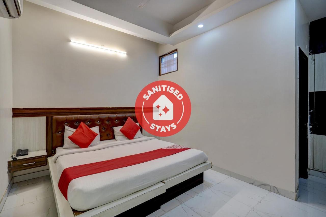 Oyo 78981 The Diamond Nest Noida Exterior photo